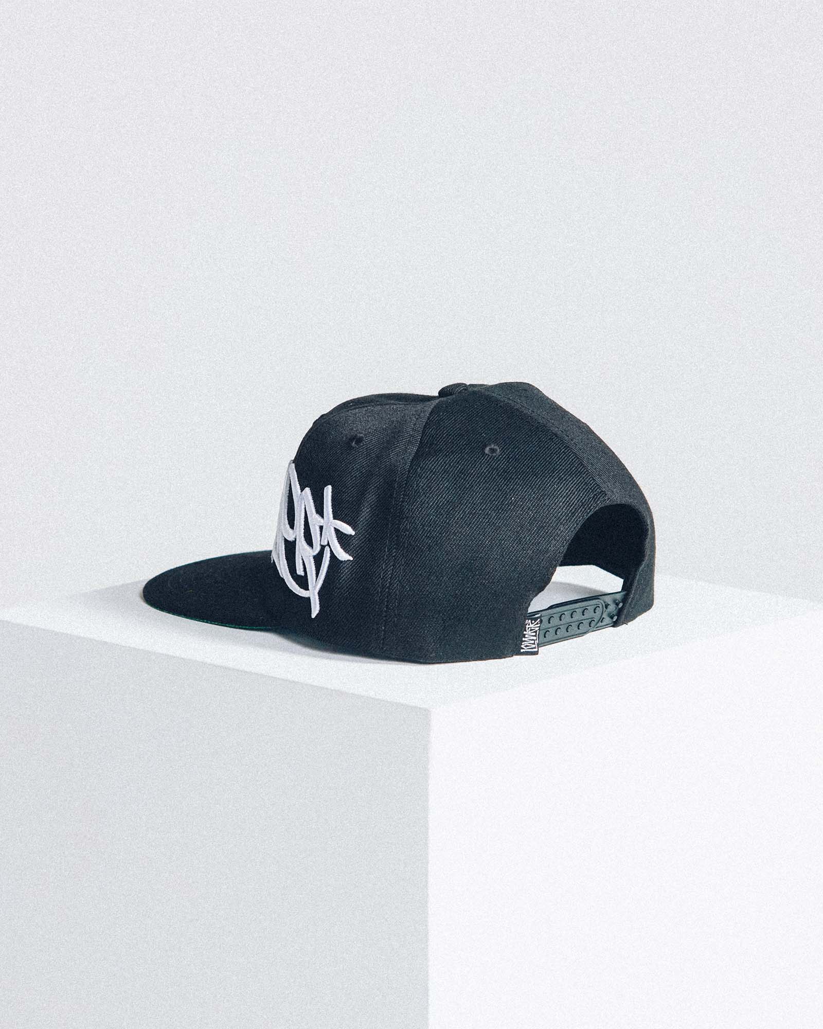 6-Panel Cap - Big Tag Script