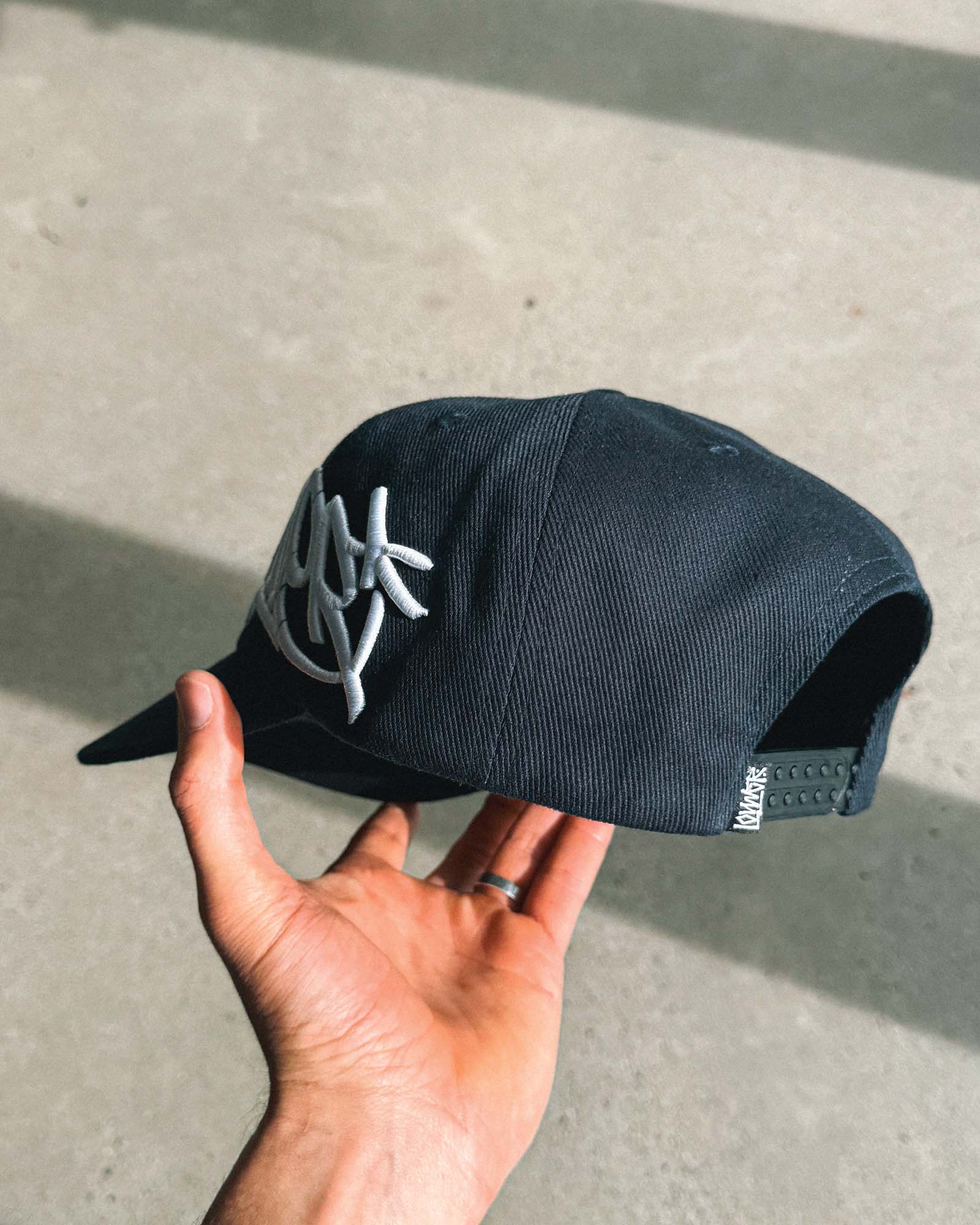 6-Panel Cap - Big Tag Script