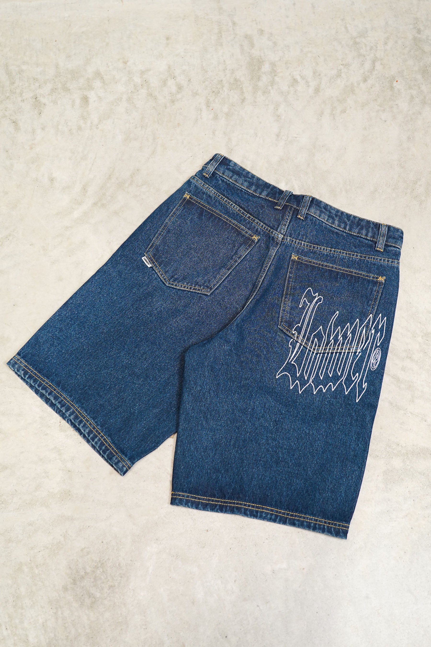 Baggy Denim Short - English Outline