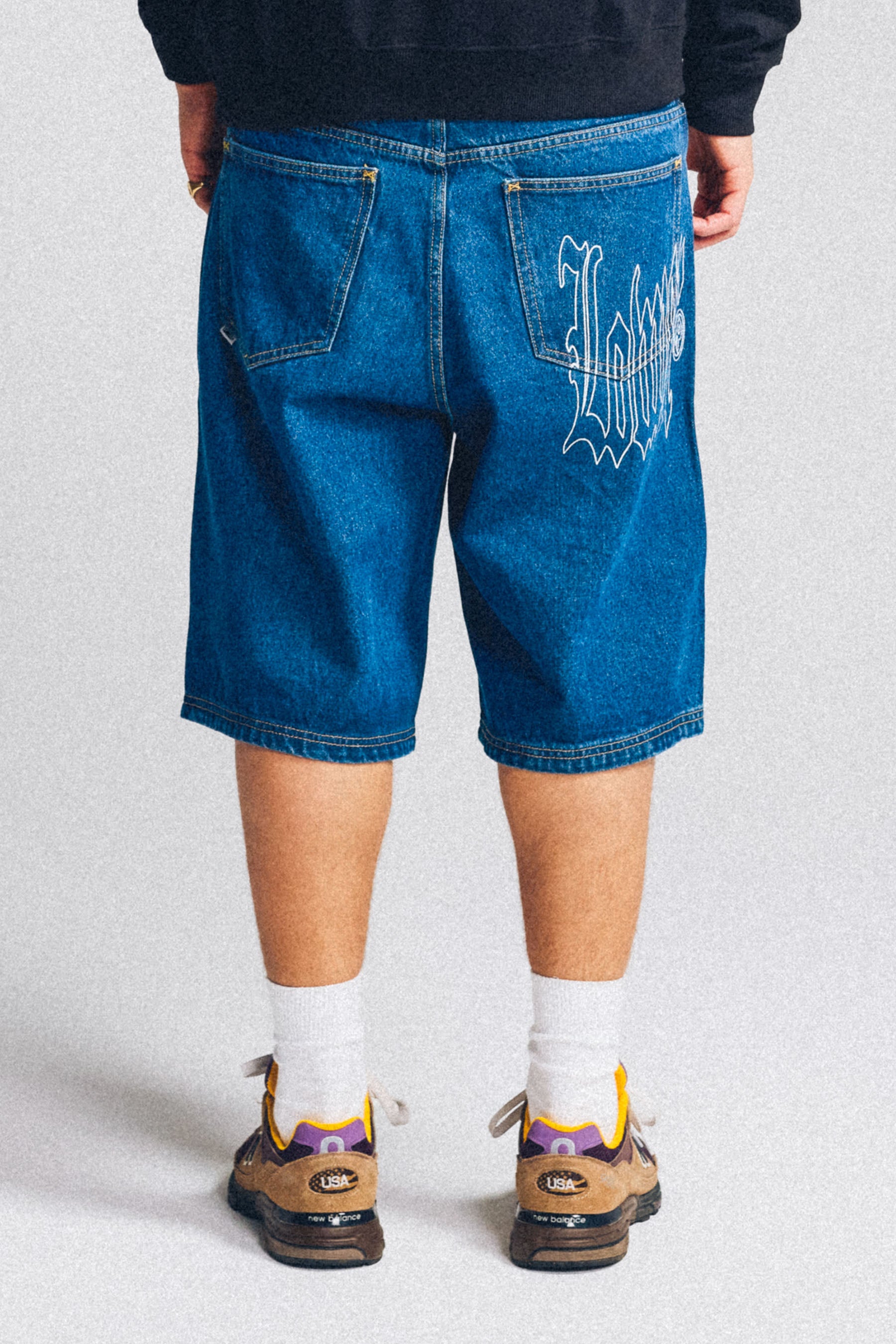 Baggy Denim Short - English Outline