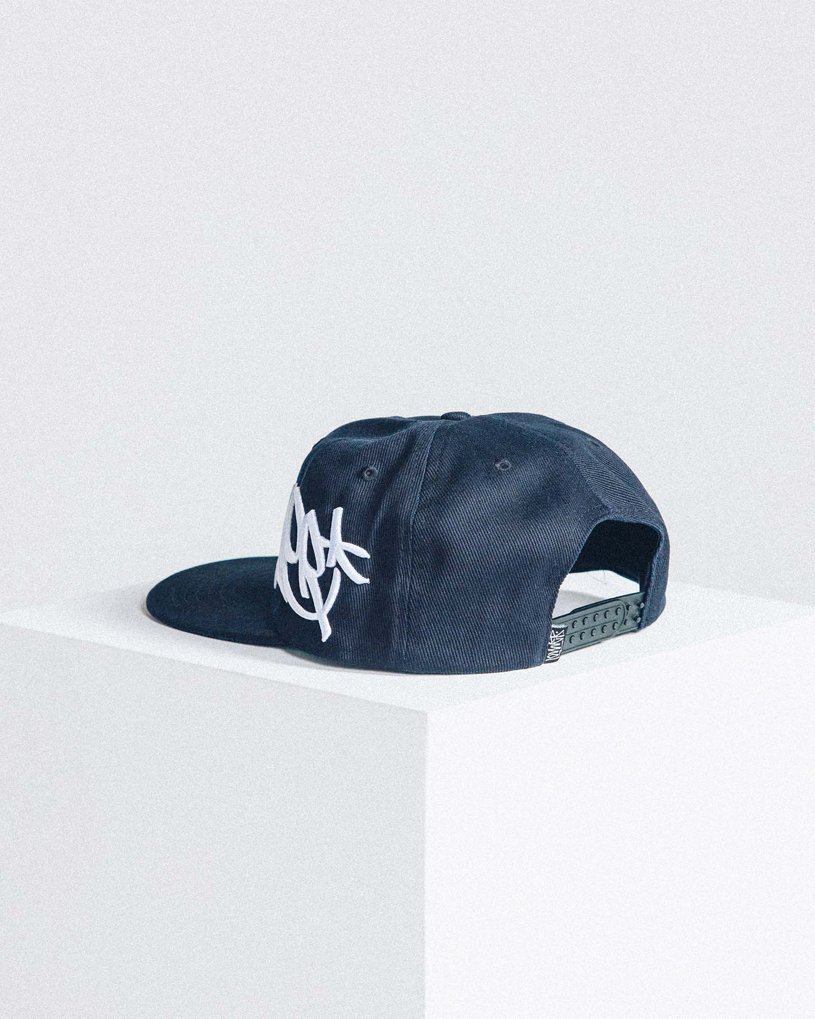 6-Panel Cap - Big Tag Script
