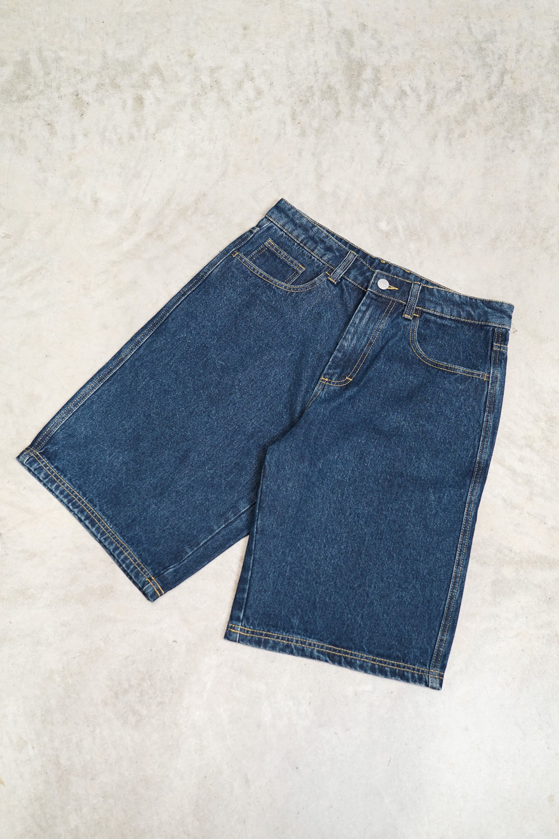 Baggy Denim Short - English Outline